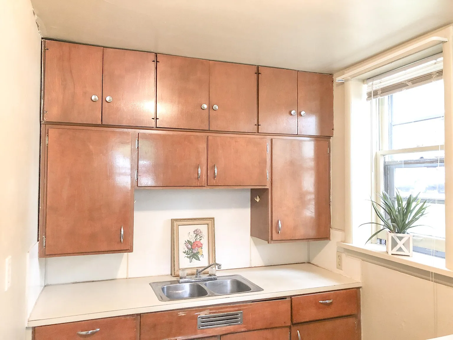1 bed, 400 sqft, $650 — Photo 1