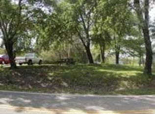 11585 Middleburg Dec Rd, Scotts Hill, TN 38374