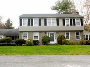 5 Collins Ct, Barrington, RI 02806