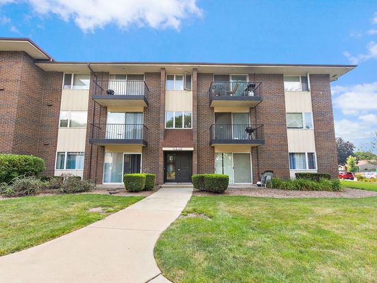 5S100 Pebblewood Ln APT E6, Naperville, IL 60563