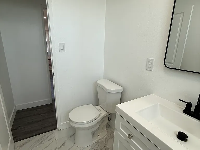 2435 E Fairmount St #5 — Photo 11