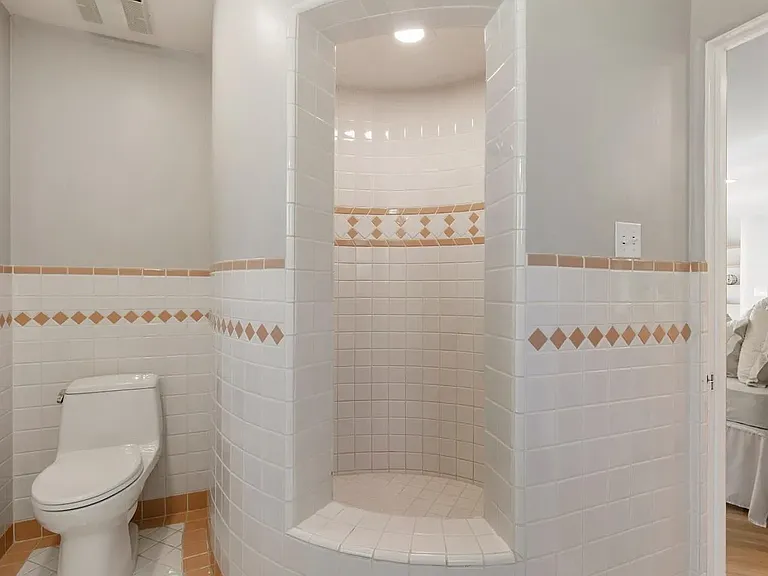 450 N California Ave — Photo 23