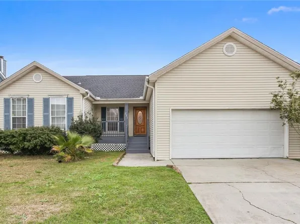 221 Madewood Dr, Destrehan, LA 70047