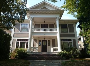 917 16th Ave E, Seattle, WA 98112