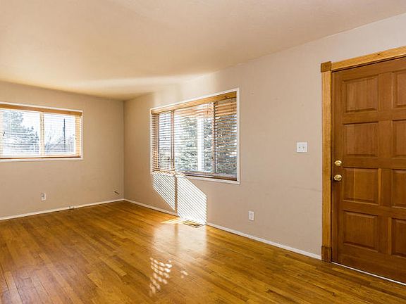 3rd image of 2318 Cardenas Dr NE