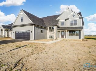 13 Winfield Manor Ct, Perrysburg, OH 43551