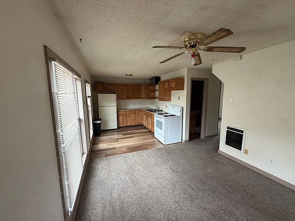 3rd image of 119 Moffat Ave #3
