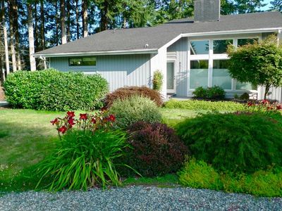 8525 Renny Ln NE, Bainbridge Island, WA, 98110