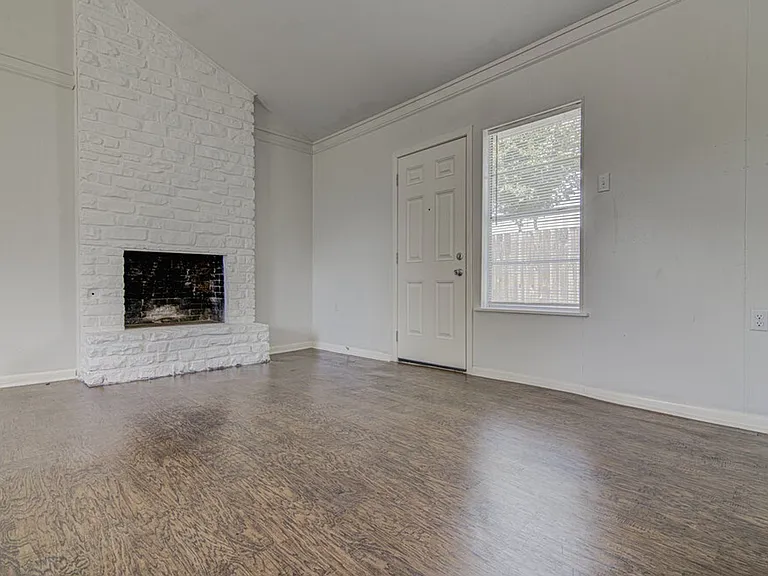 5703 Gloucester Ln — Photo 7