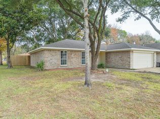 8146 Sweetgum Trace Dr, Houston, TX 77040