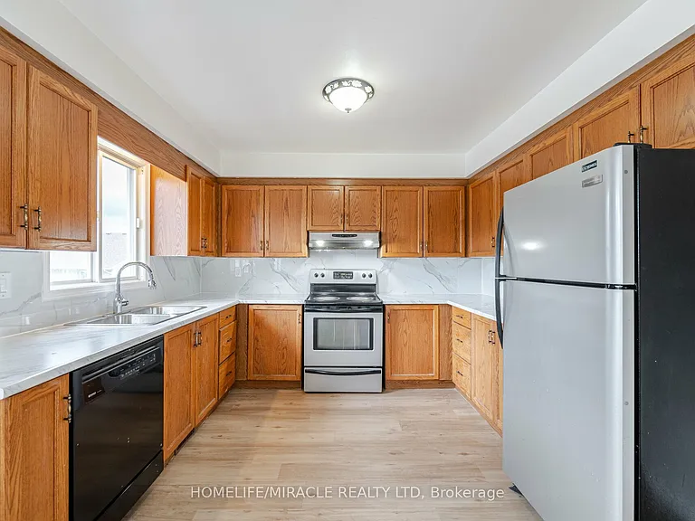 36 Poplar Cres #UPPER — Photo 9