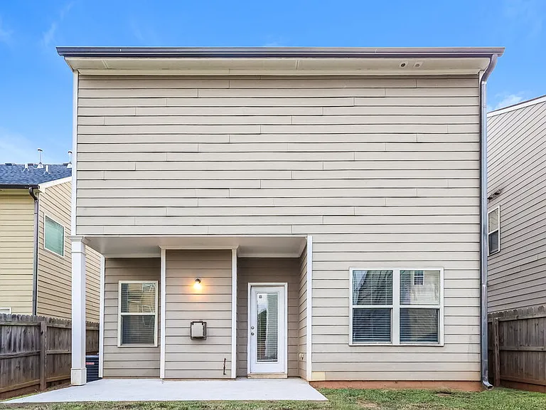 3924 Lake Manor Way — Photo 17