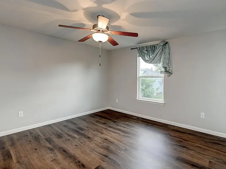 964 Carpenter St — Photo 14