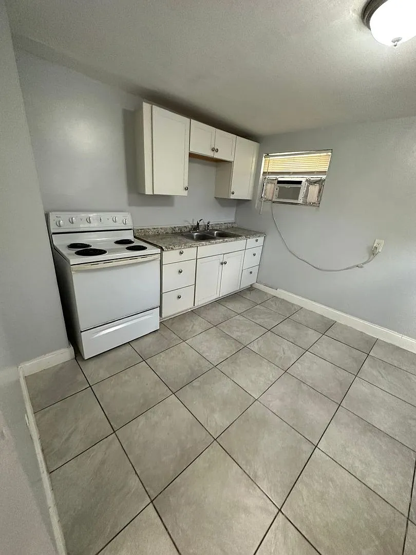 1785/1787 Mount Herman Duplex — Photo 4