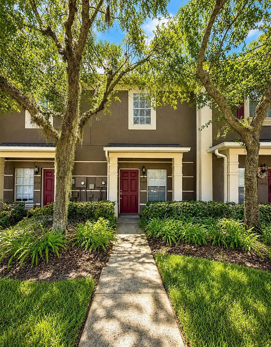 2 bed, 2.5 bath, 987 sqft, $1,800 — Photo 1