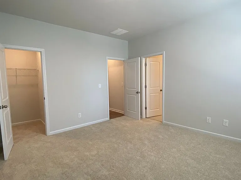 2227 Statesville Ave — Photo 35