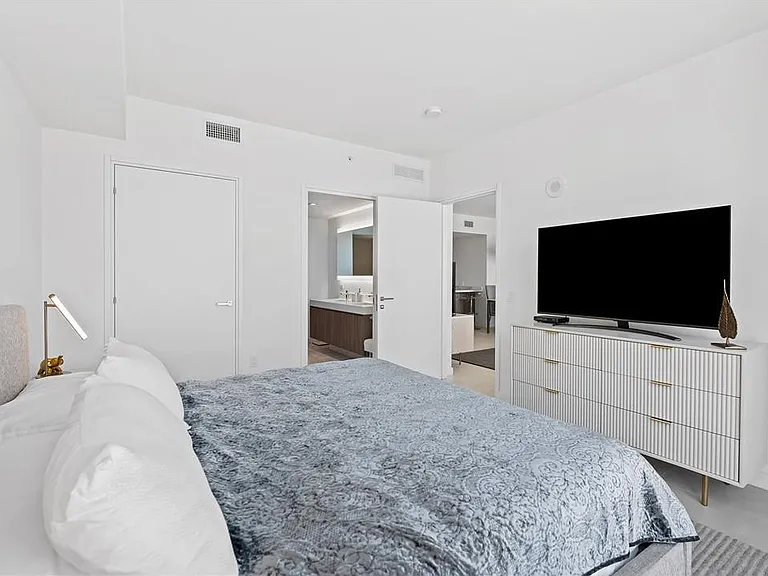 401 N Birch Rd #411 — Photo 12