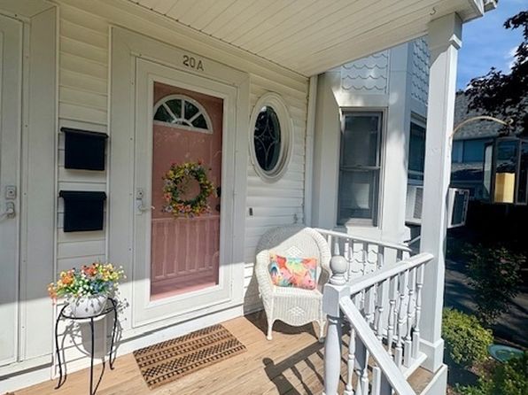 20 Cedar St #A