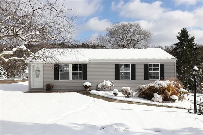 1st image of 3122 Deerwood Dr