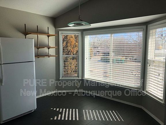 4th image of 4224 Applewood Dr