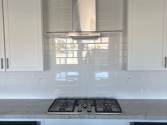 4th image of 1144 Caraballo Dr