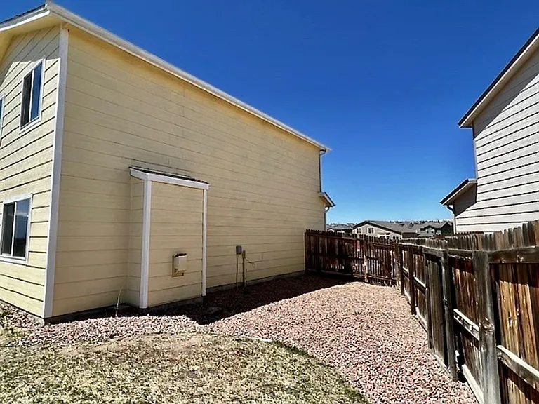 4275 Addax Ct — Photo 40