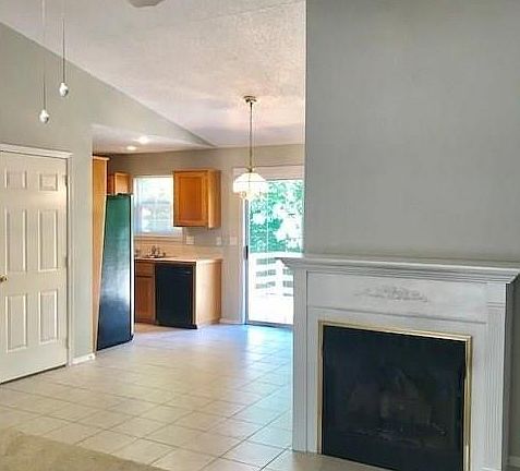 2nd image of 5 Cawston Dr