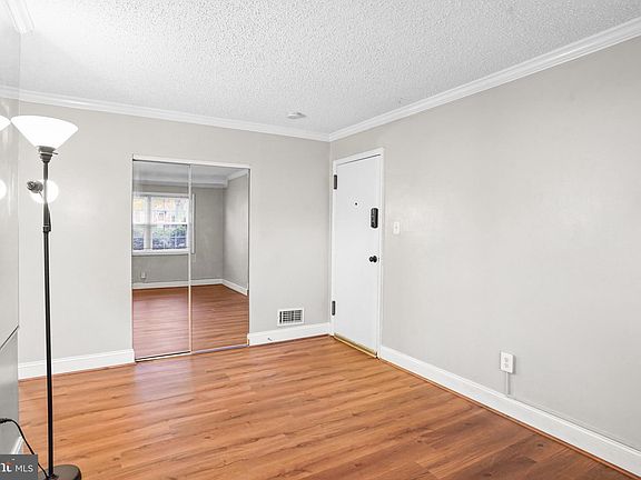 4th image of 2305 Farrington Ave #1-101