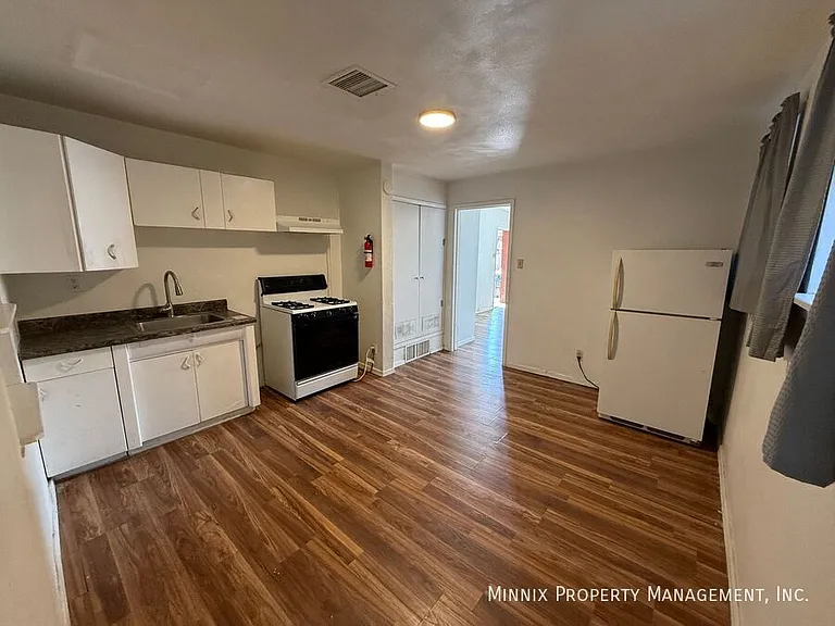 1526 E Yandell Dr #1 — Photo 6