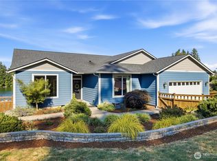 4705 Lakeridge Dr E, Lake Tapps, WA 98391