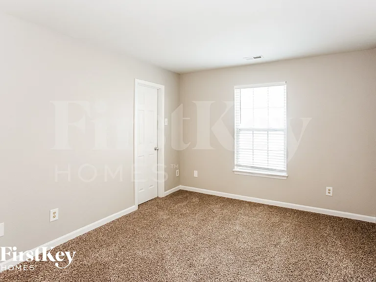 727 Sinclair Dr — Photo 17