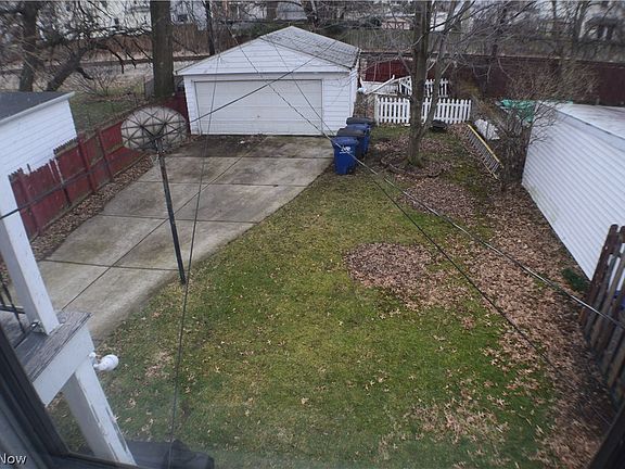4th image of 17415-17417 Shaw Ave
