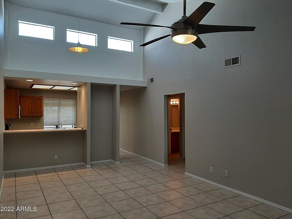 1st image of 1017 E Maryland Ave Unit 202