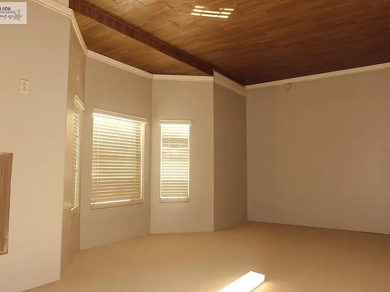 4500 Carmen Ave — Photo 18