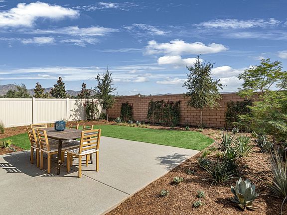 Plan 1565 Rear Yard