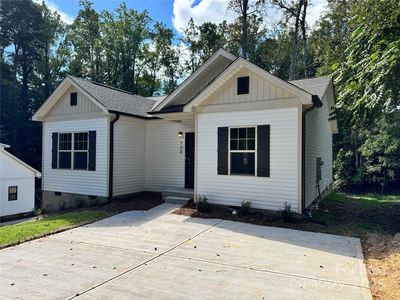 120 S Elm St, Lowell, NC, 28098