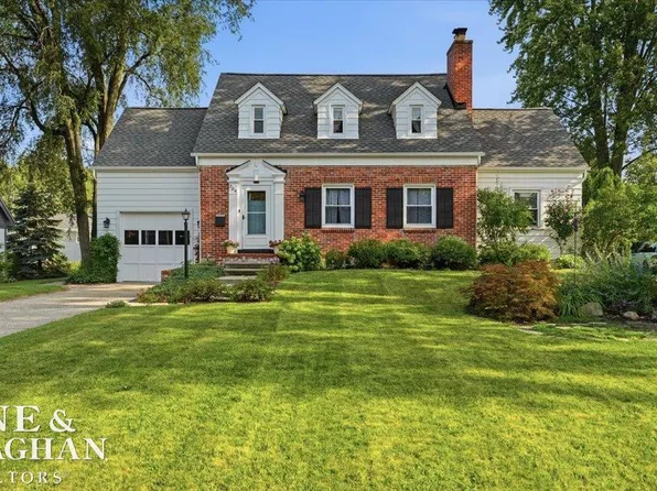304 Brown St, Saint Clair, MI 48079