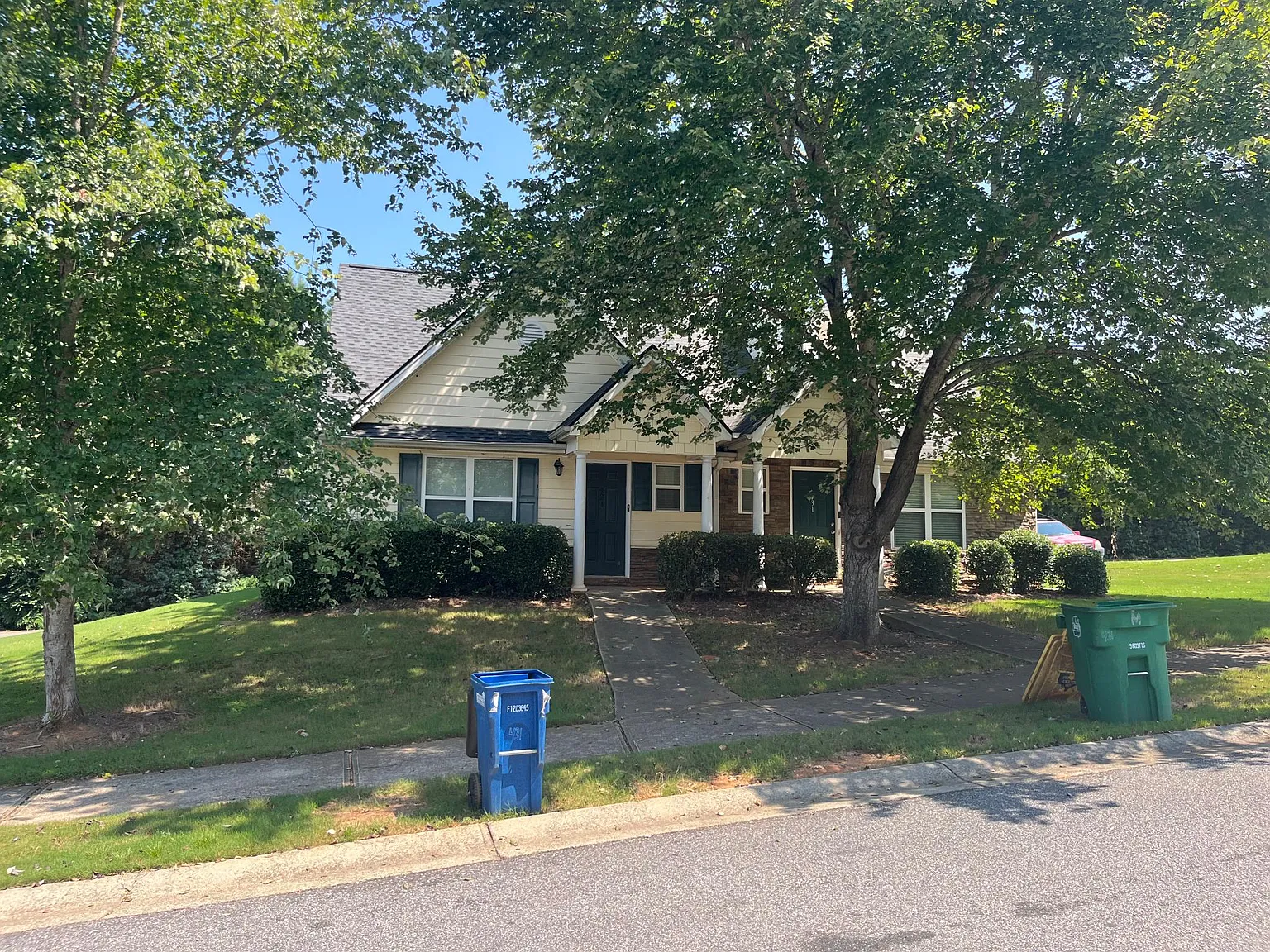 421 Bridgewater Way — Photo 2