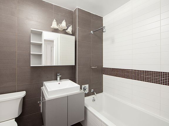 5th image of 180 Scholes St APT 3B