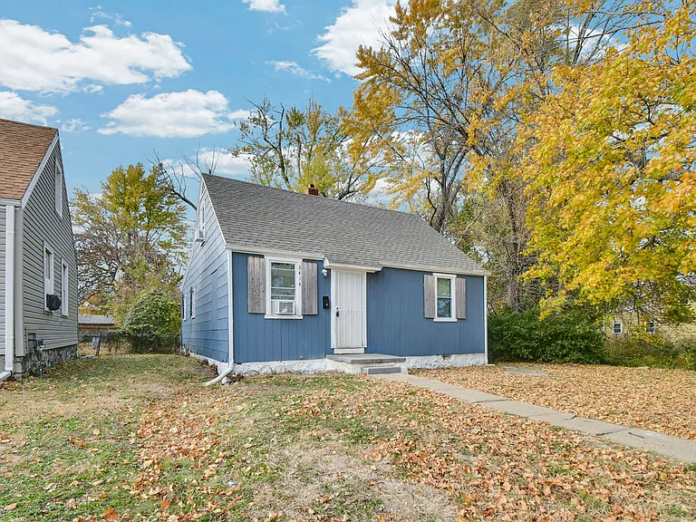 3414 Elmwood Ave — Photo 2