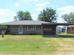 803 N Arkansas St, Shamrock, TX 79079