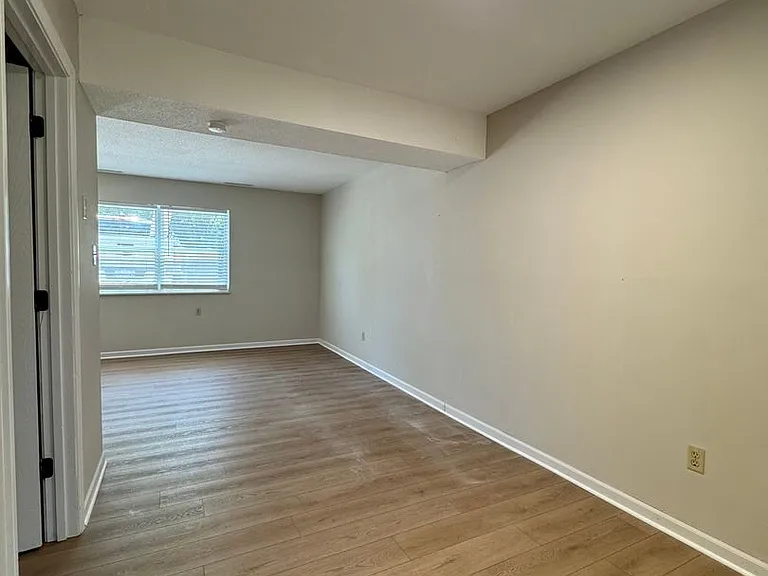 319 N Garth Ave — Photo 3
