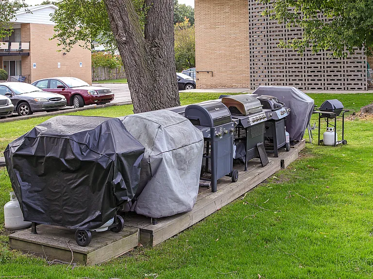 Rochester House Apartments — Photo 40
