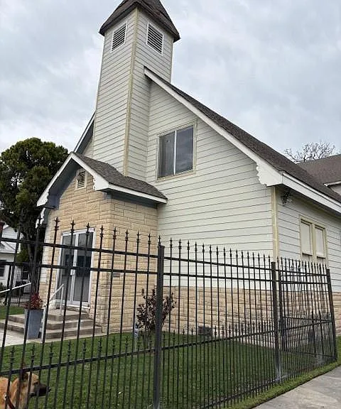 5102 Center St — Photo 2