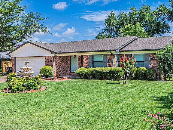 3rd image of 2211 Clover Park Dr