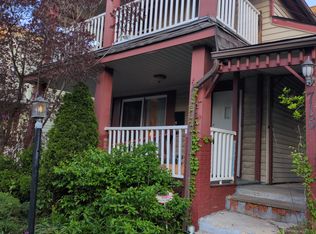 715 Literary Rd #UP, Cleveland, OH 44113