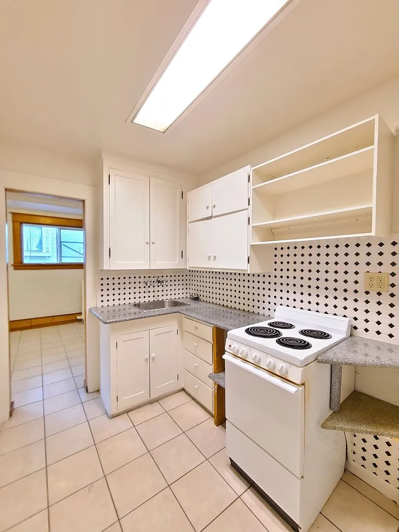 626 S Cedar St — Photo 3
