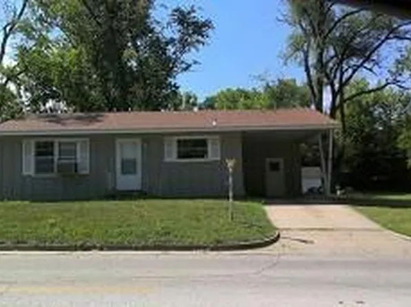 203 W Atlantic St, Nevada, MO 64772