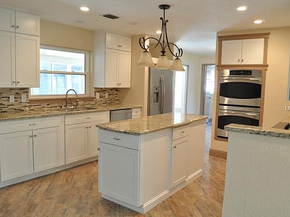 3rd image of 2160 Wateroak Dr N
