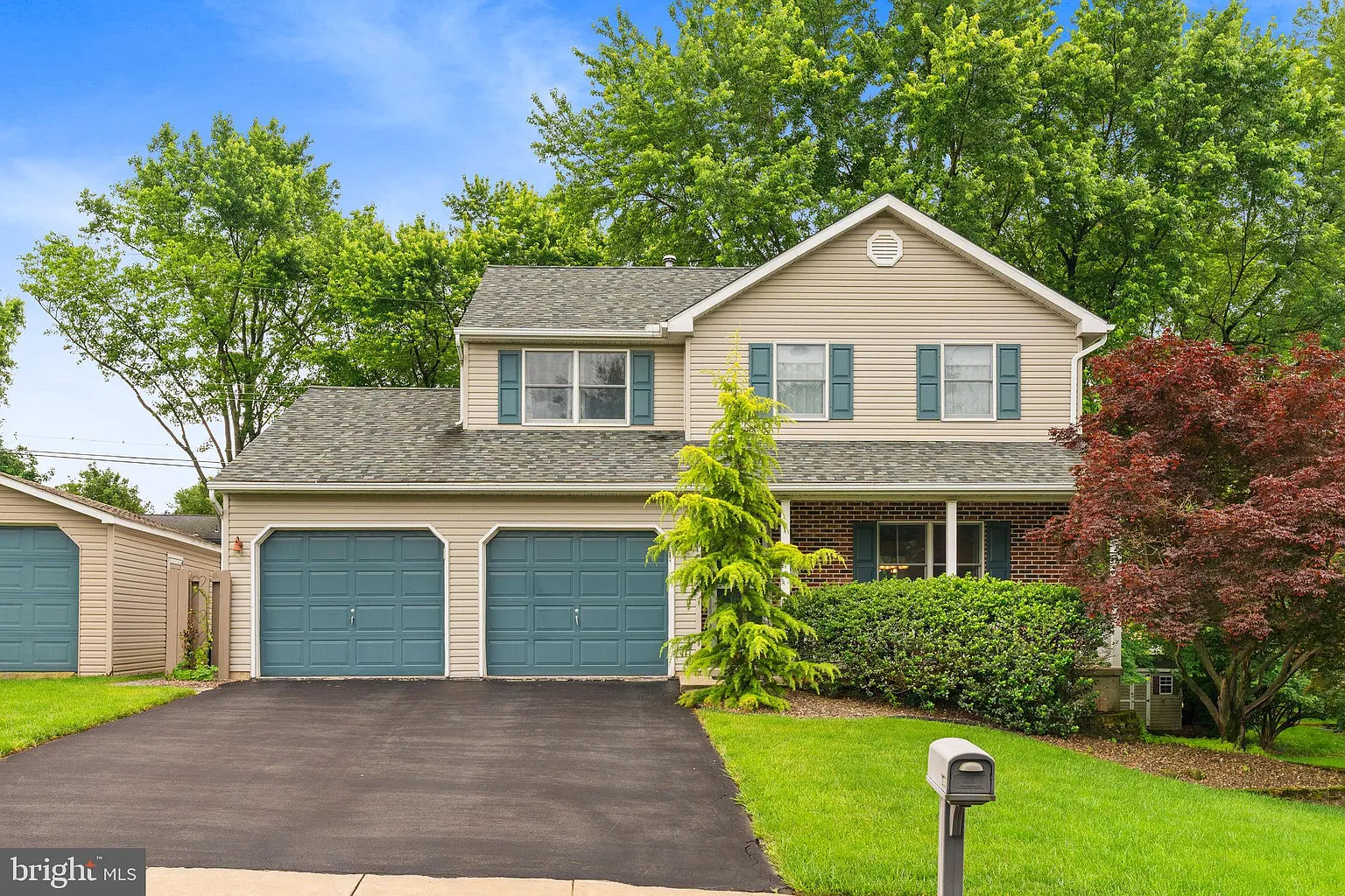 1036 Boeshore Cir photo 1